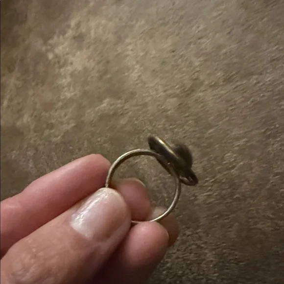 Vintage Two-Tone Oval Ring in Gold and Silver - Picture 2 of 6